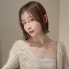 切りっぱなし外ハネボブ艶暗髪シースルーバング