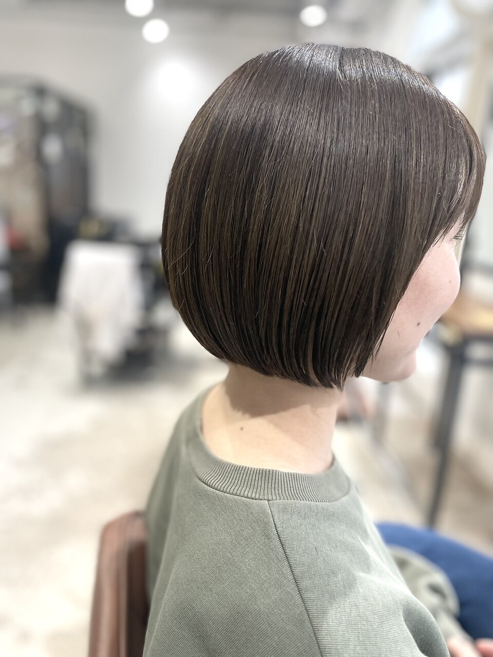 【顔まわりレイヤーミニボブ】