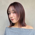 ミディアムレイヤー ハッシュカット ワインレッド 小顔