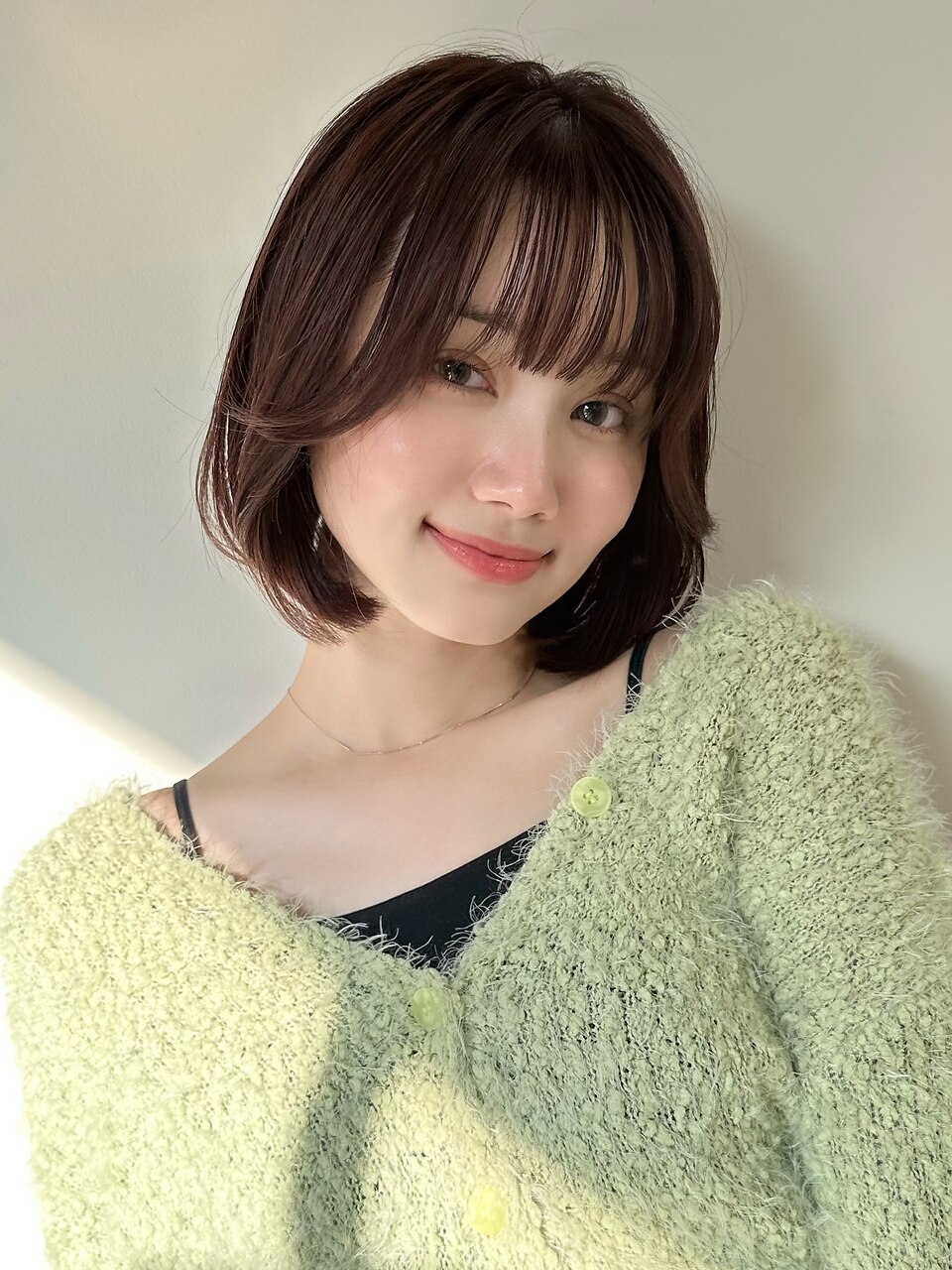 韓国顎下ボブヘア小顔顔まわりレイヤーカット暗髪ブラウンカラー