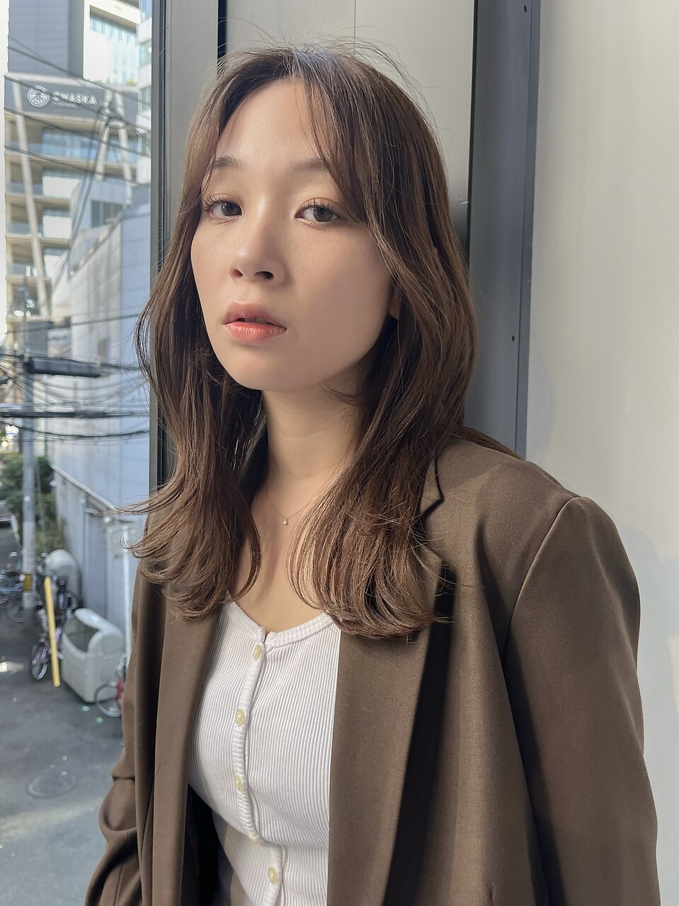 明るめアッシュベージュカラー透明感アップ