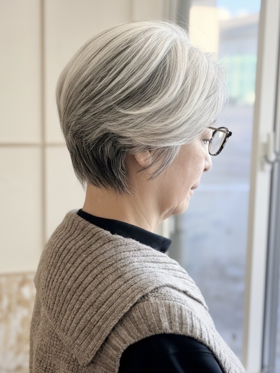 ショートグレイヘア