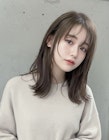 ナチュラルかわいい外はねミディアム　フェイスレイヤー【松下】