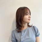 ミディアムレイヤーハッシュカットミルクティーベージュ