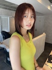 レイヤーカット顔まわりレイヤーチェリーレッドミディアムヘア