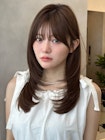美髪ミディアムレイヤー小顔顔まわりレイヤー暗髪ブラウンカラー