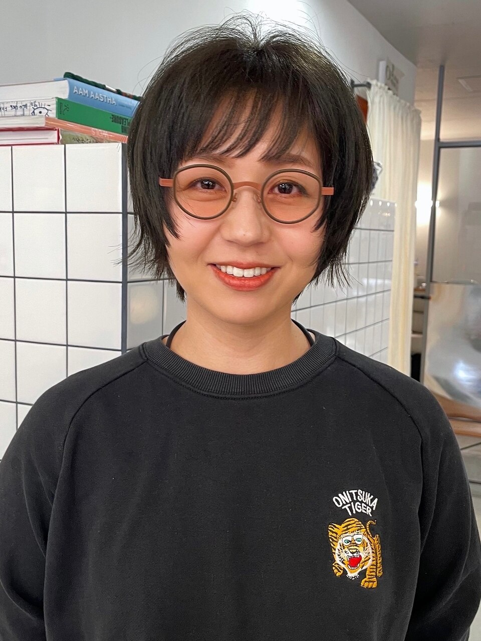 大人レイヤーショートヘア