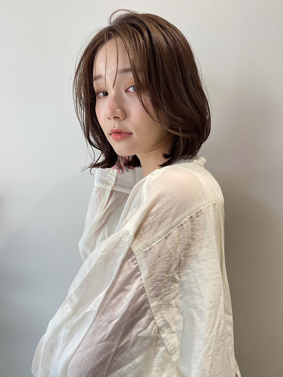 韓国ボブヘア小顔顔まわりレイヤー柔らかブラウンベージュカラー