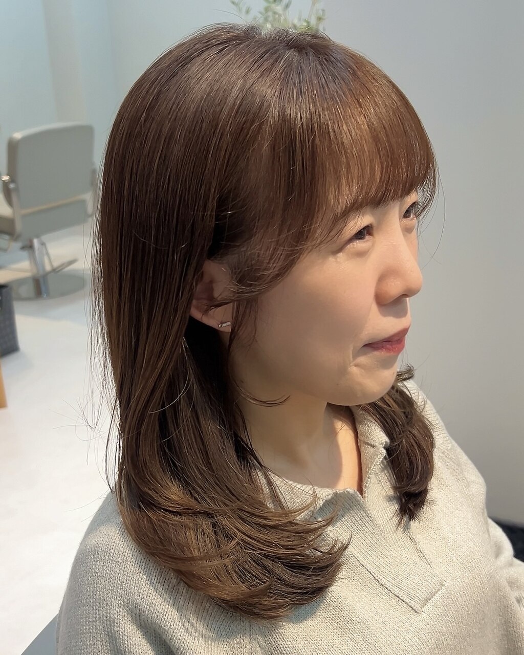 ブリーチなし白髪ぼかしとレイヤーカット