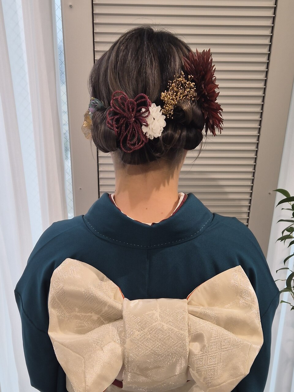ミディアムヘアシニヨン