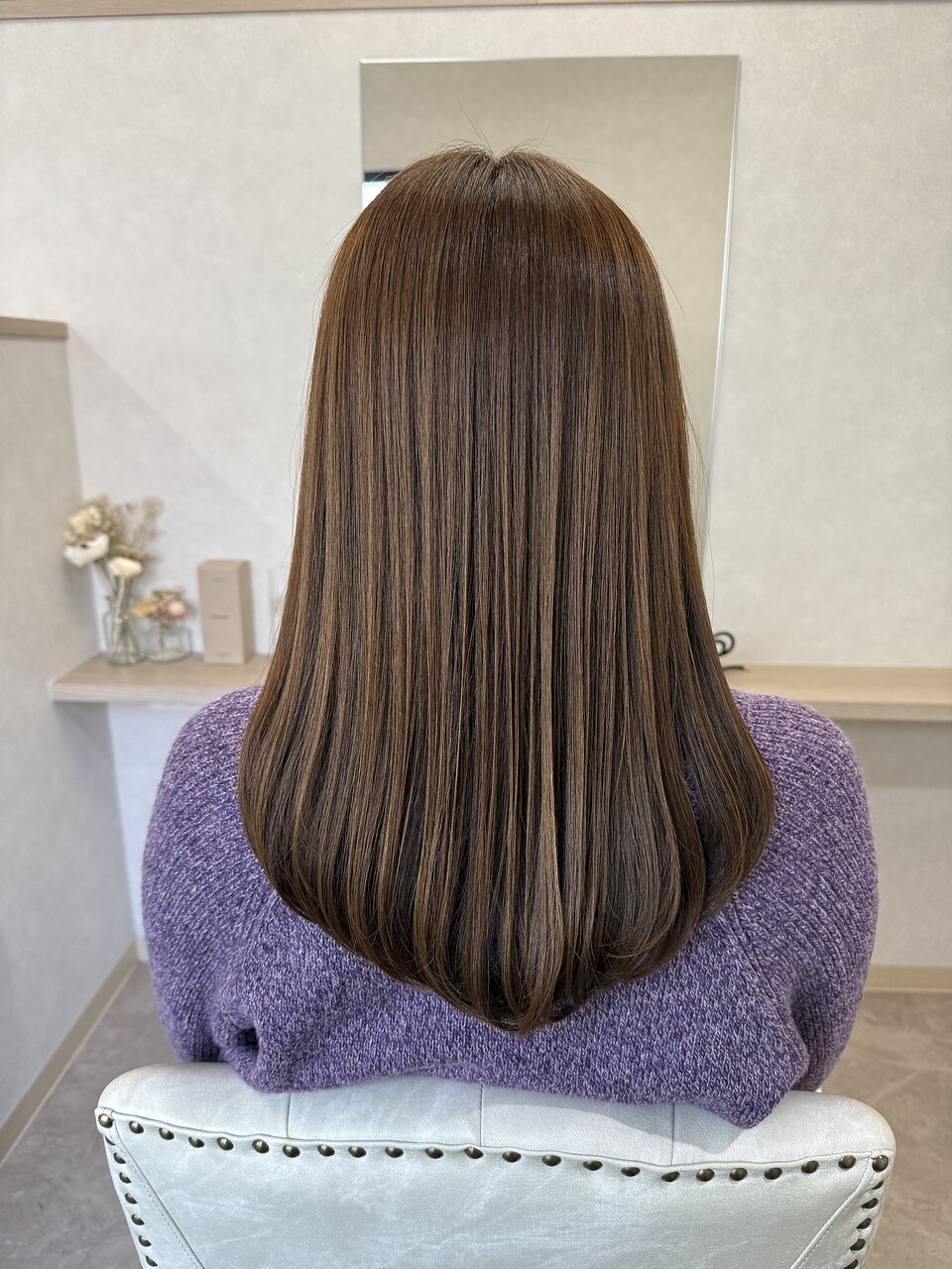 アッシュベージュ　ストレートスタイル