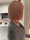 夏カラー◎ピンクオレンジ×ケアブリーチで魅せるミニボブ