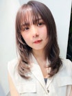 夏映えミディアムレイヤー透明感アッシュブラウンブリーチなし