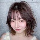レイヤーカットと透明感カラーくびれボブで大人可愛い