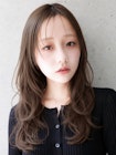 ミディアムレイヤーバタフライカットハッシュカット小顔へア