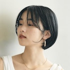 柔らかな丸みで女性らしさを引き出すショートボブ
