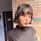 前髪あり黒髪レイヤーボブパーマ